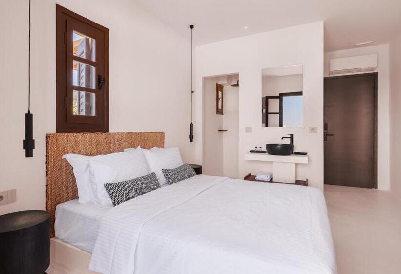 Полулюкс Вид на Море, Akre