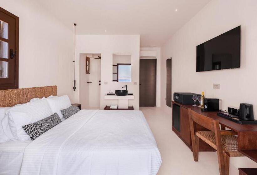 Полулюкс Вид на Море, Akre