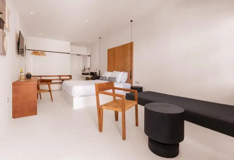 Suite Deluxe, Akre
