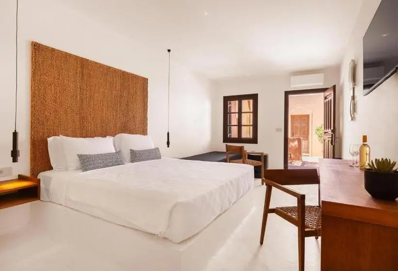 Suite Deluxe, Akre