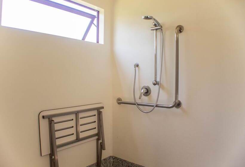 מיטה בחדר משותף, The Barn Cabins & Camp