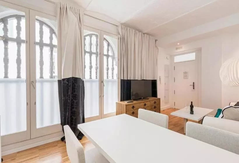 استودیوی استاندارد, Bibo Suites Oro Del Darro