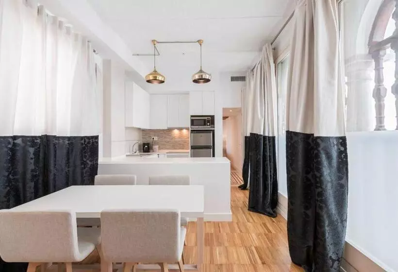 استودیوی استاندارد, Bibo Suites Oro Del Darro