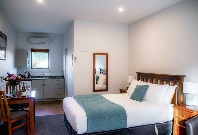스탠다드 스튜디오, Carrick Lodge Motel