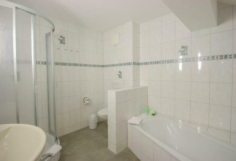 جناح جونيور, Ferien Hotel Spree Neisse