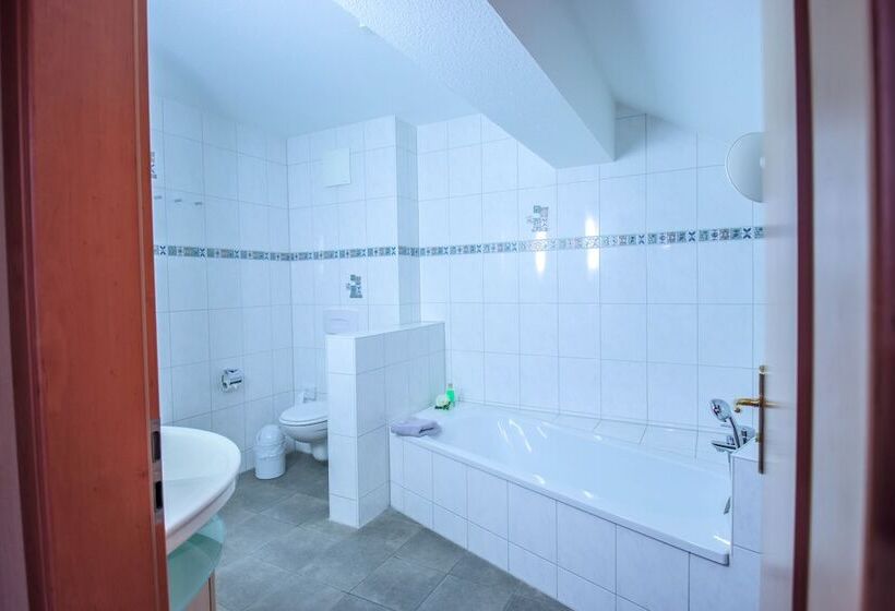 جناح جونيور مزوَّد بشرفة, Ferien Hotel Spree Neisse