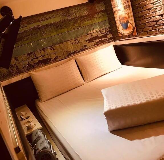 Bed in Shared Room with Shared Bathroom, Kenting My Home