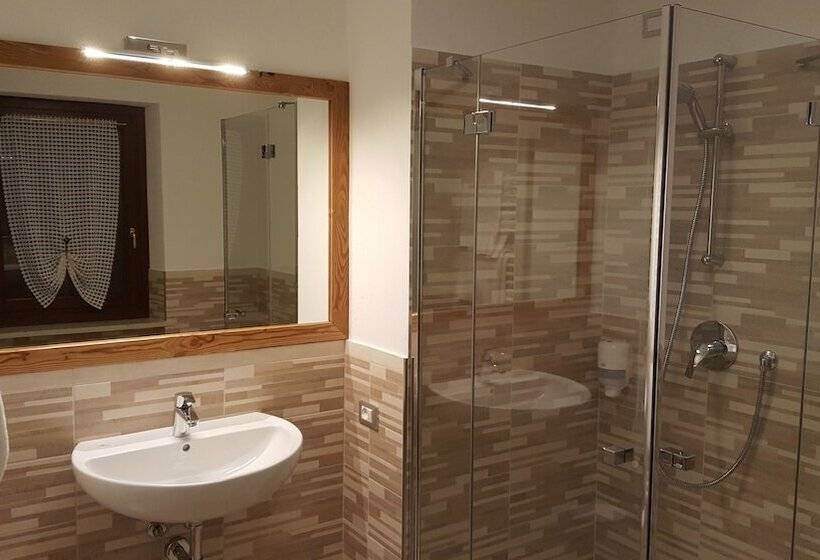 חדר אקונומי, Edelweiss