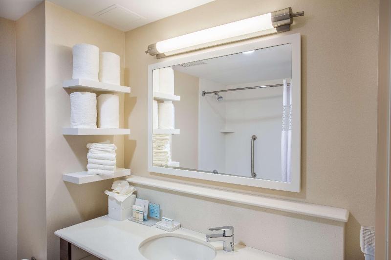 스탠다드 스튜디오 킹침대, Hampton Inn & Suites Yonkers   Westchester