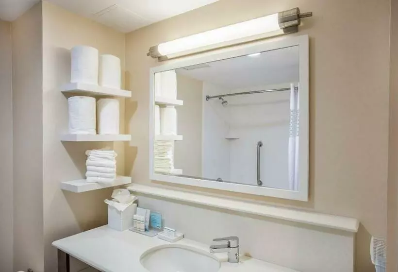 キングサイドベッドのスタンダードワンルーム, Hampton Inn & Suites Yonkers   Westchester