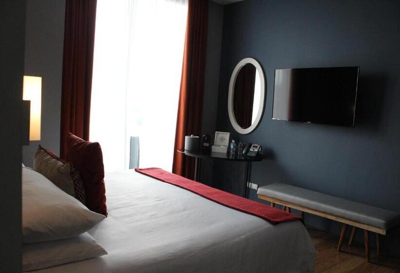 جناح سوبيريور, Love It Cas Consulado