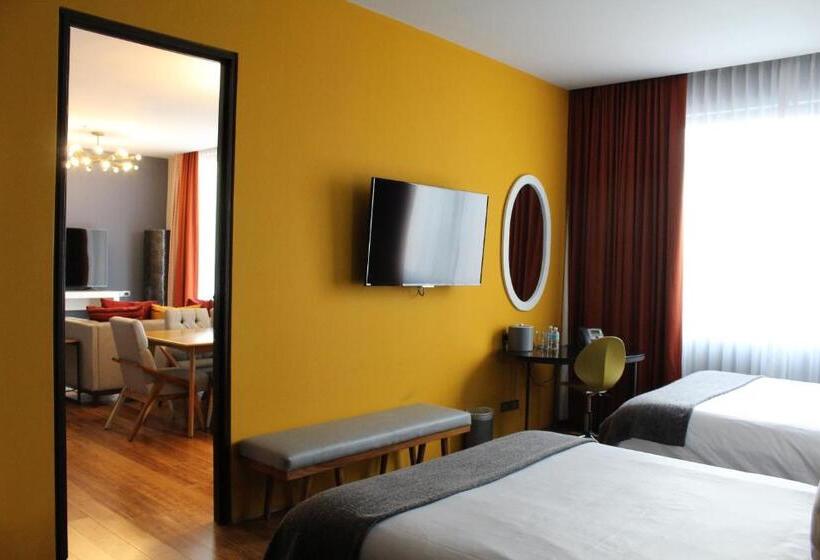 جناح رئاسى, Love It Cas Consulado