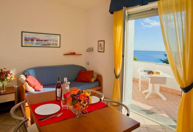 شقة غرفة نوم واحدة مطلة علي البحر مزوَّدة بشُرفة, Residence Sant'anna