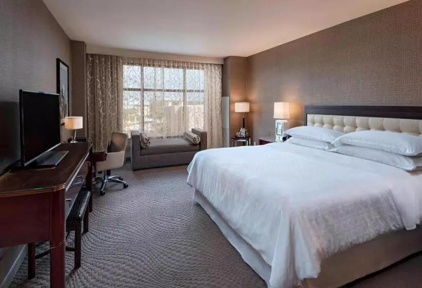 キングサイズベッドのスタンダードルーム, Sheraton Austin Georgetown Hotel & Conference Center