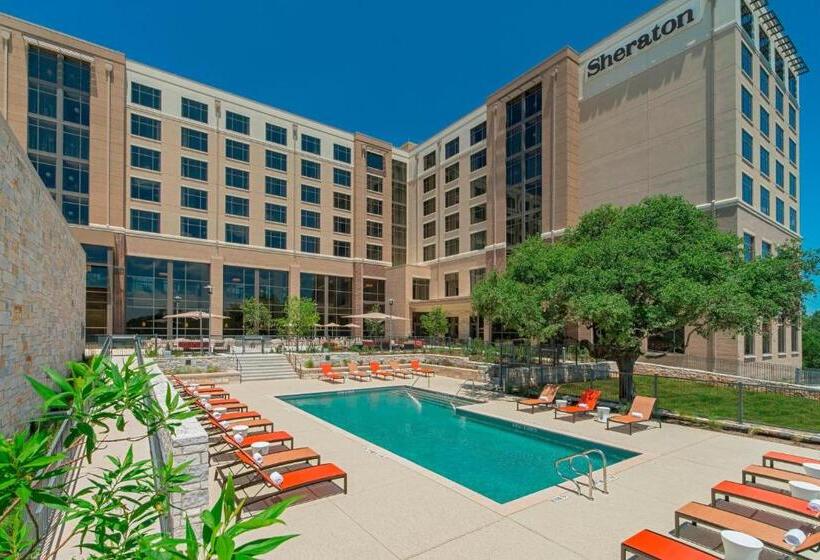 带大床的俱乐部房间, Sheraton Austin Georgetown Hotel & Conference Center