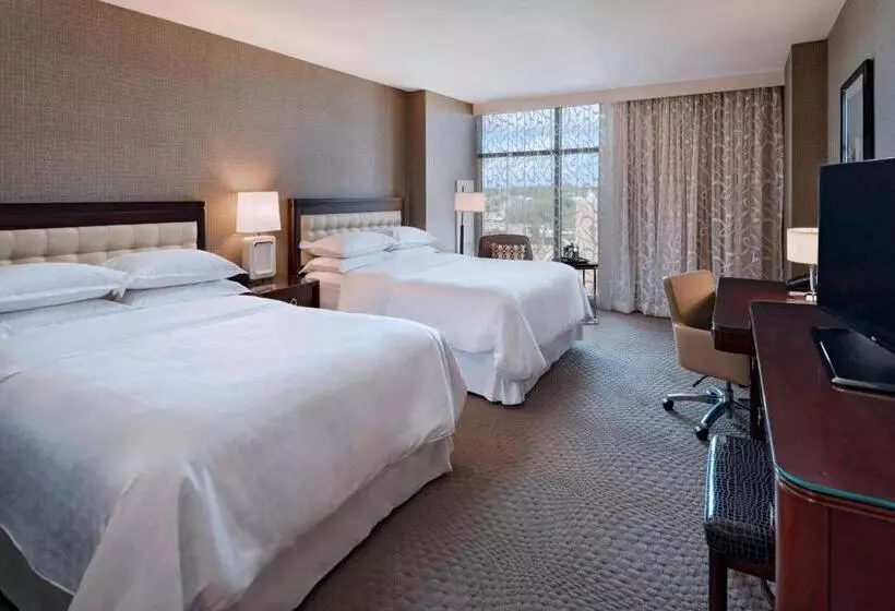 プールビュースタンダードルーム, Sheraton Austin Georgetown Hotel & Conference Center