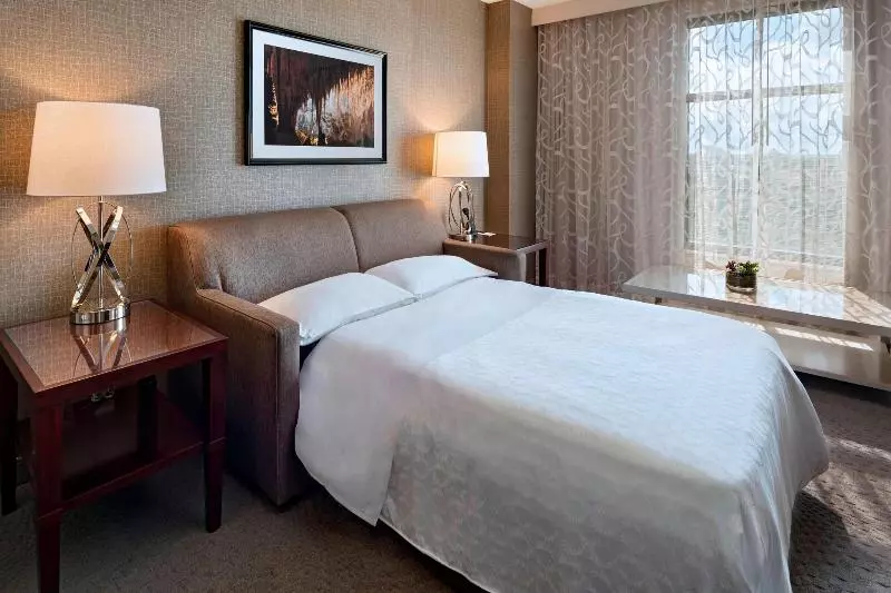 キングサイズベッドのスイートルーム, Sheraton Austin Georgetown Hotel & Conference Center