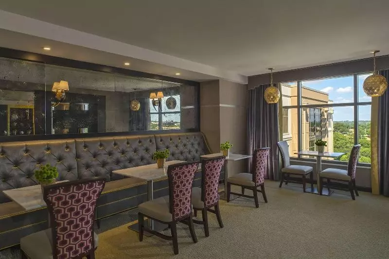 キングサイズベッドのクラブルーム, Sheraton Austin Georgetown Hotel & Conference Center