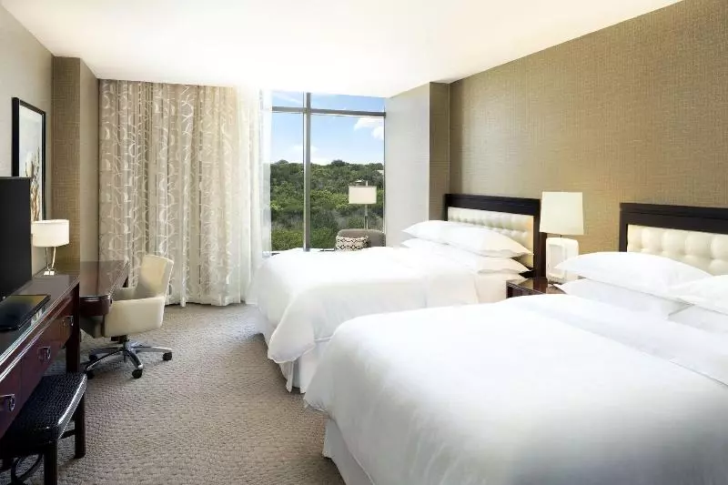 プールビュースタンダードルーム, Sheraton Austin Georgetown Hotel & Conference Center