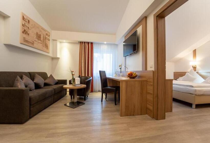 Номер Deluxe, St Georg  Regensburg