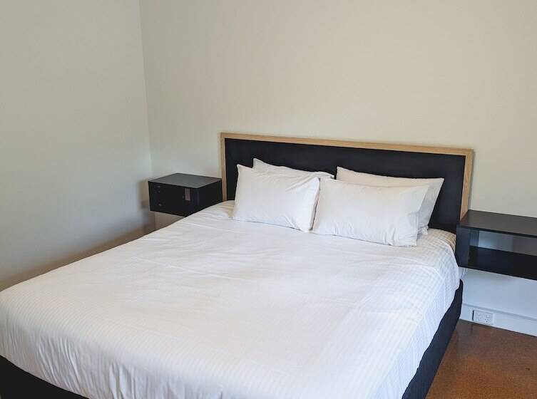 スタンダードルーム, The Swan Valley