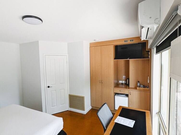 スタンダードルーム, The Swan Valley