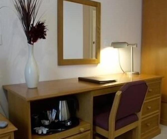 Номер Стандарт, The Barns