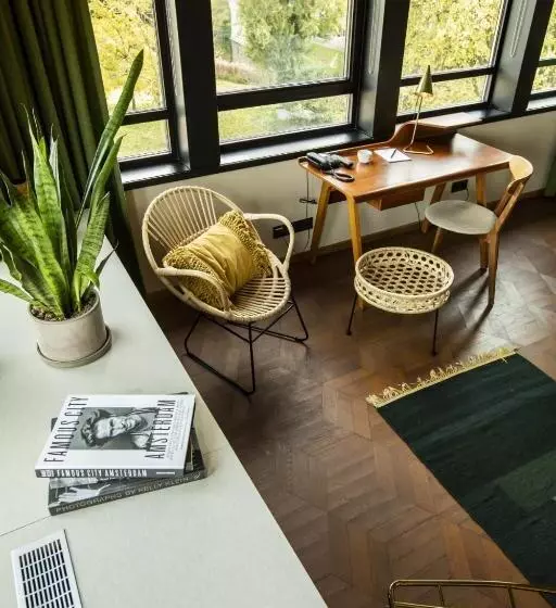 اتاق لوکس, V Fizeaustraat