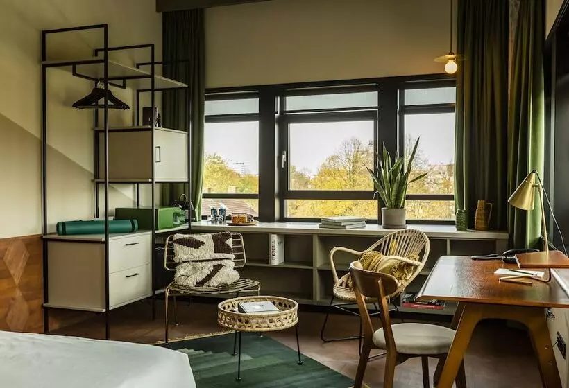 اتاق لوکس, V Fizeaustraat