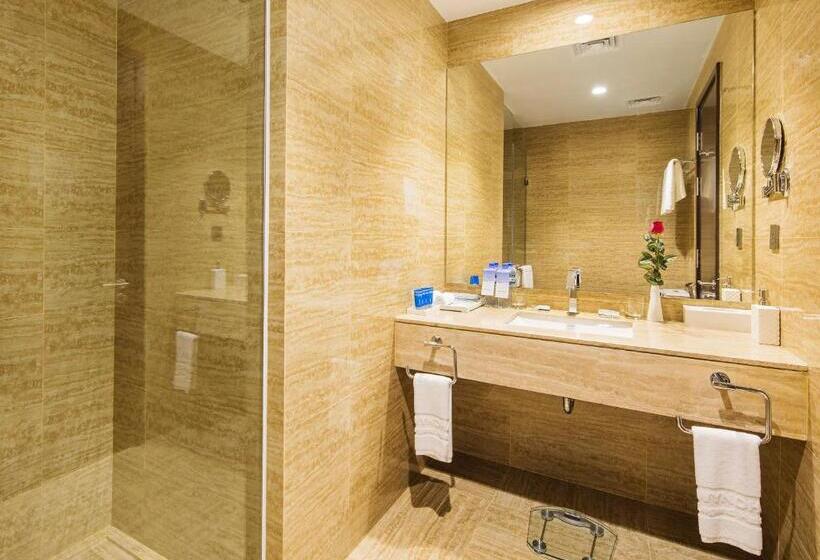 سوئیت اجرایی با تخت کینگ, Wyndham Legend Halong