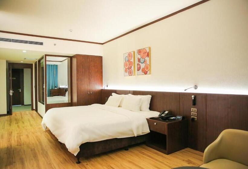 اتاق سوپریور با تخت بزرگ, Wyndham Legend Halong