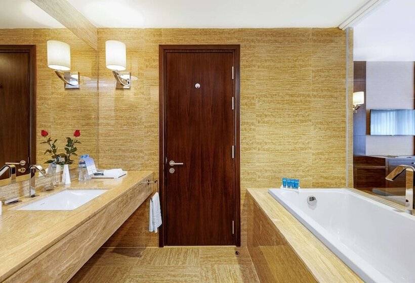 1 Bedroom Penthouse Apartment, Wyndham Legend Halong