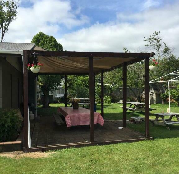 Студия Стандарт, Jack & Di S Lakefront Motel