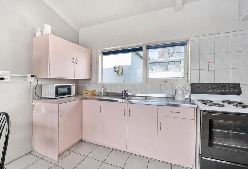 Апартаменты Executive 1 Спальня, Jack & Di S Lakefront Motel