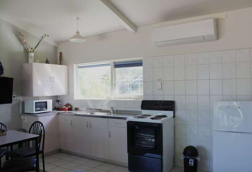 Апартаменты Executive 1 Спальня, Jack & Di S Lakefront Motel