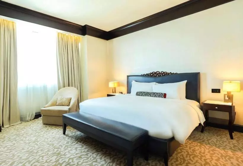 キングサイズベッドのエクゼクティブルーム, Kempinski Al Othman Hotel Al Khobar