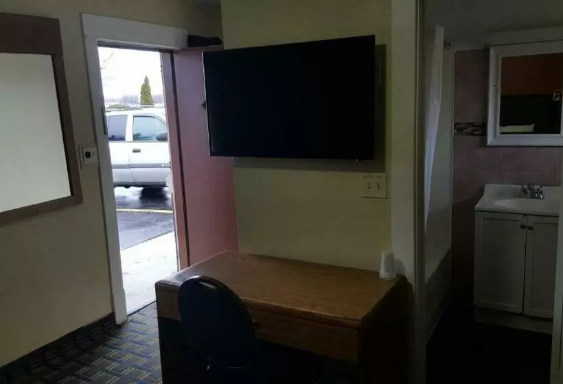 キングサイズベッドのスタンダードルーム, Budget Inn Tonawanda