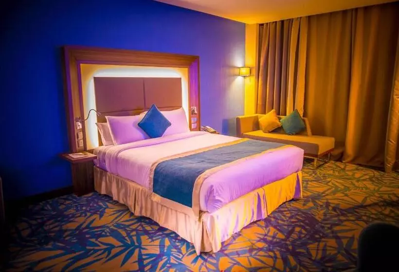 سوییت جونیور با چشم‌انداز شهر, Novotel Yanbu Albahr