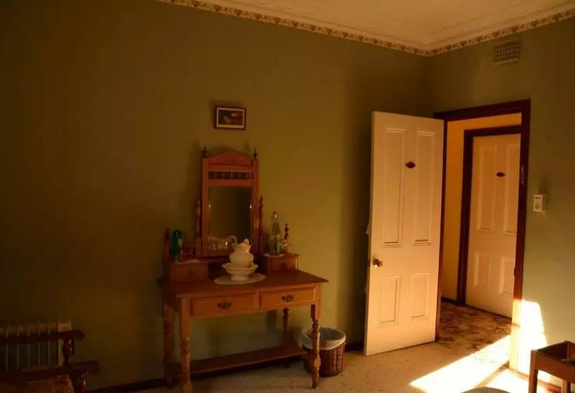 スタンダードルーム, Holberry House