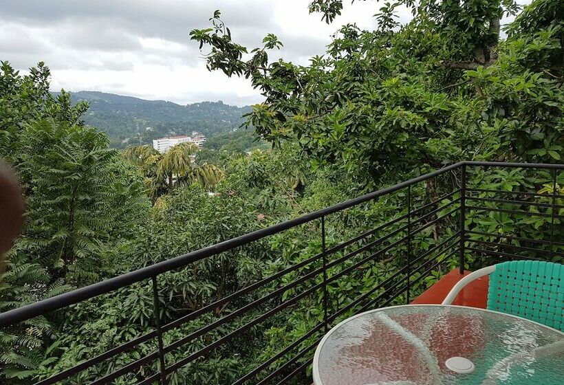 Habitació Triple Deluxe, Villa107