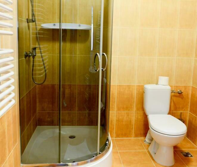 Habitació Triple Estàndard, Dworek Emilli