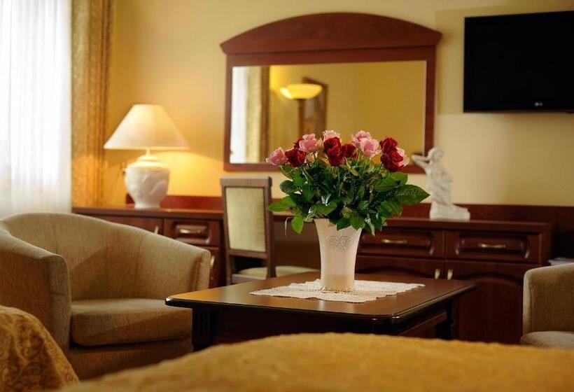 Habitació Estàndard, Dworek Emilli