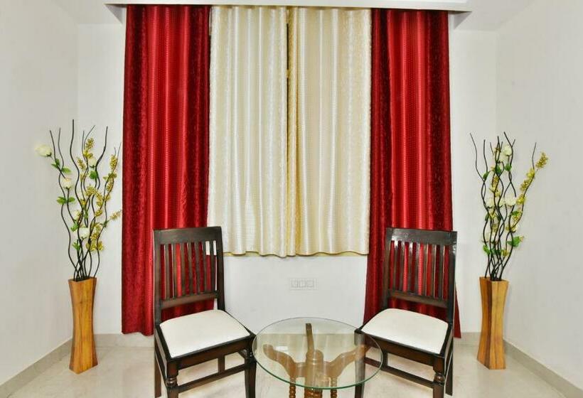 スーペリアールーム, Pinaz Royale