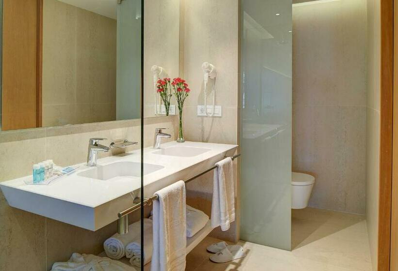 اتاق استاندارد با چشم‌انداز استخر, Hipotels Gran Playa de Palma