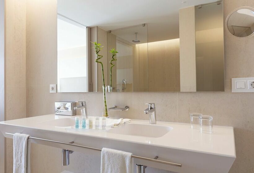 اتاق استاندارد با چشم‌انداز استخر, Hipotels Gran Playa de Palma