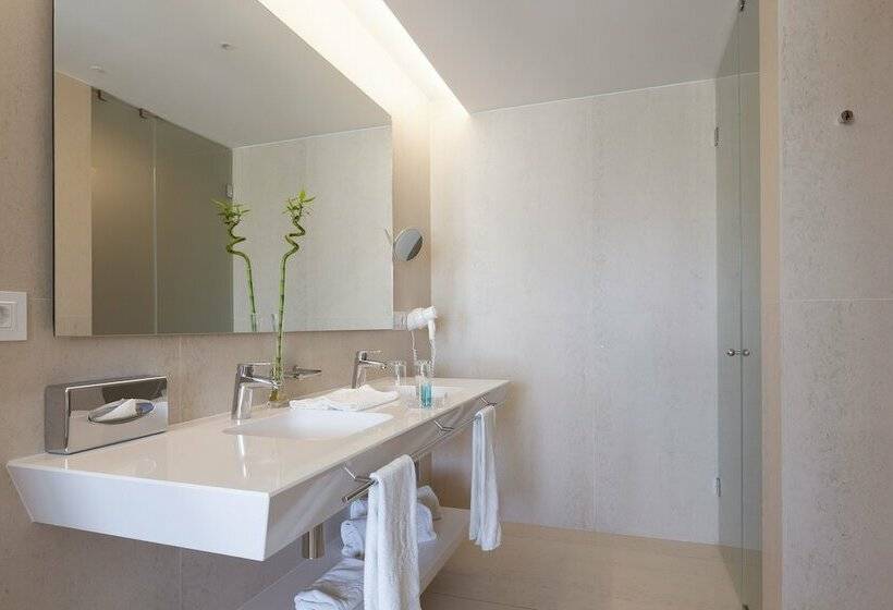 اتاق استاندارد با چشم‌انداز استخر, Hipotels Gran Playa de Palma