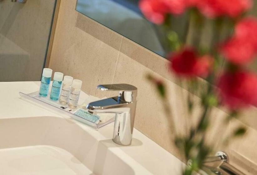 سوییت جونیور با چشم‌انداز استخر, Hipotels Gran Playa de Palma