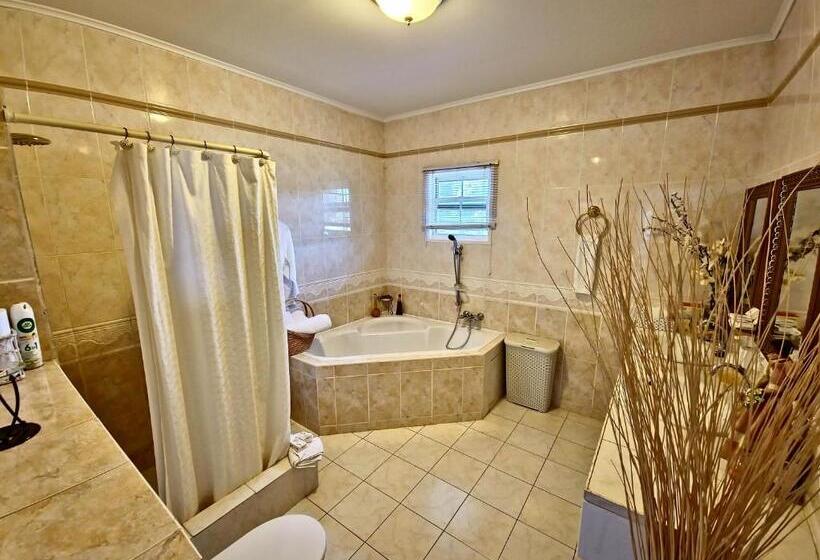 سوییت, Adonai Hotel Boutique