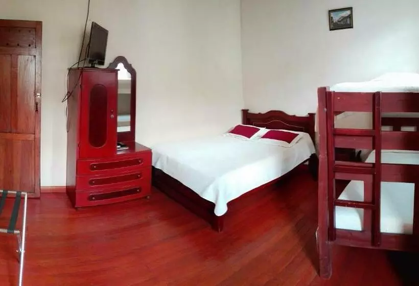 Standard Kolmen Hengen Huone, Alcayata Colonial
