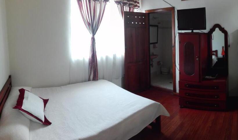 Четырехместный Номер Стандарт, Alcayata Colonial